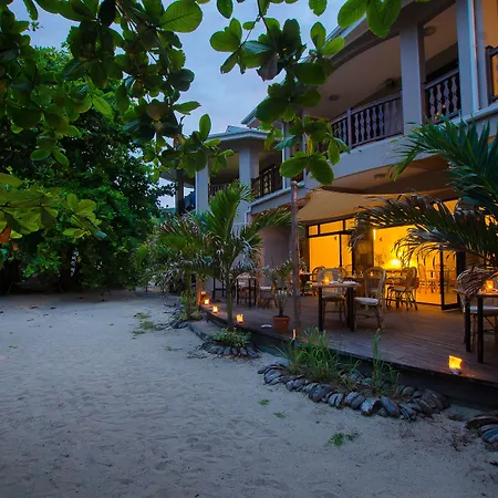Pied Dans L\'Eau Holiday Apartments